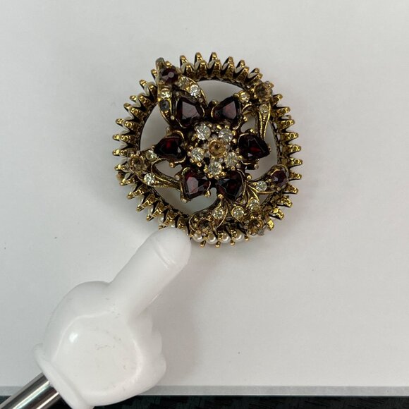 Vintage Gold Tone Round Brooch With Red & Clear Rhinestones Pearlized Stones - Picture 7 of 12